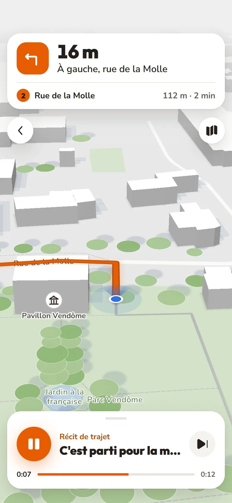 En chemin : la carte annonce le prochain virage à gauche dans 16 mètres